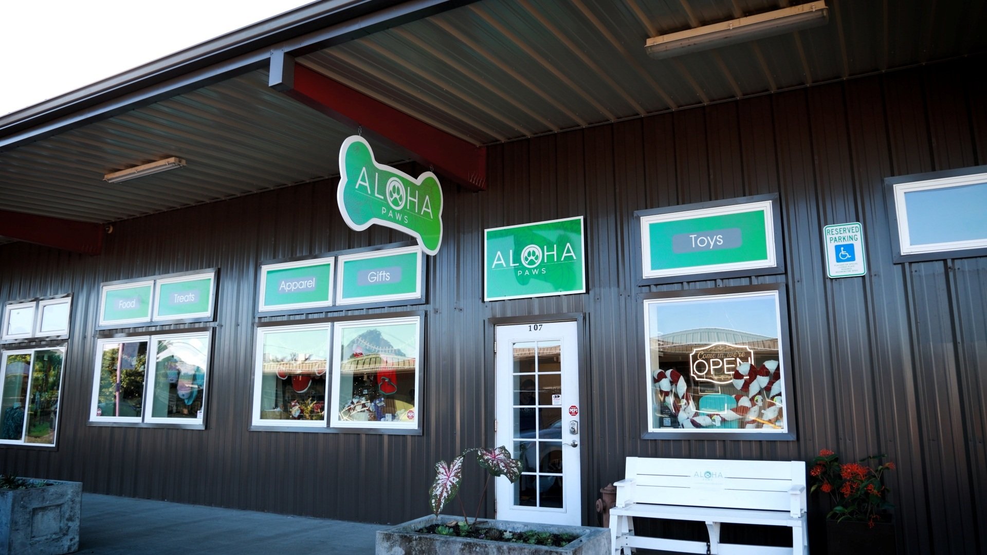 Aloha Paws Manono Marketplace Hilo