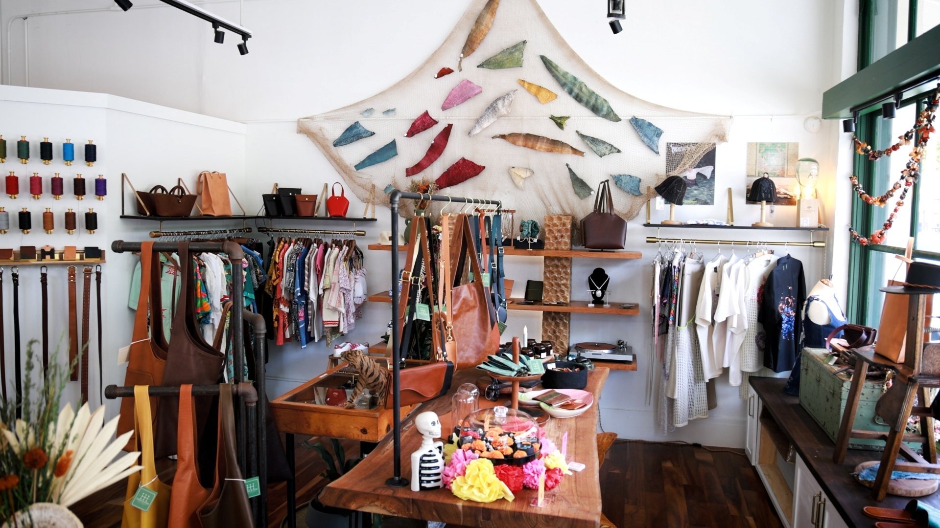 Hook and Hide Chinatown