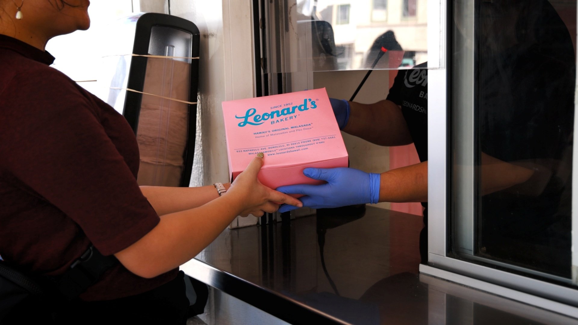 Leonards Bakery pink box